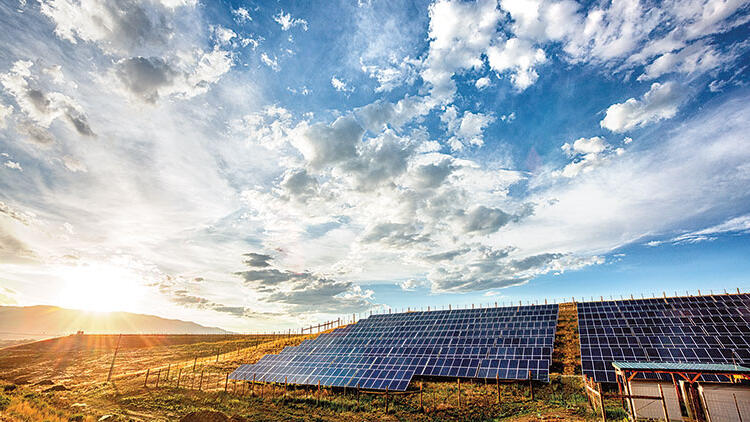 Yenilenebilir Güneş Enerjisi Panel Sistemi